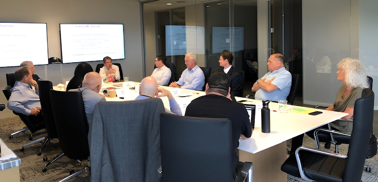 RT22-Meeting Healthcare CEOs in a confidential peer advisory Round Table